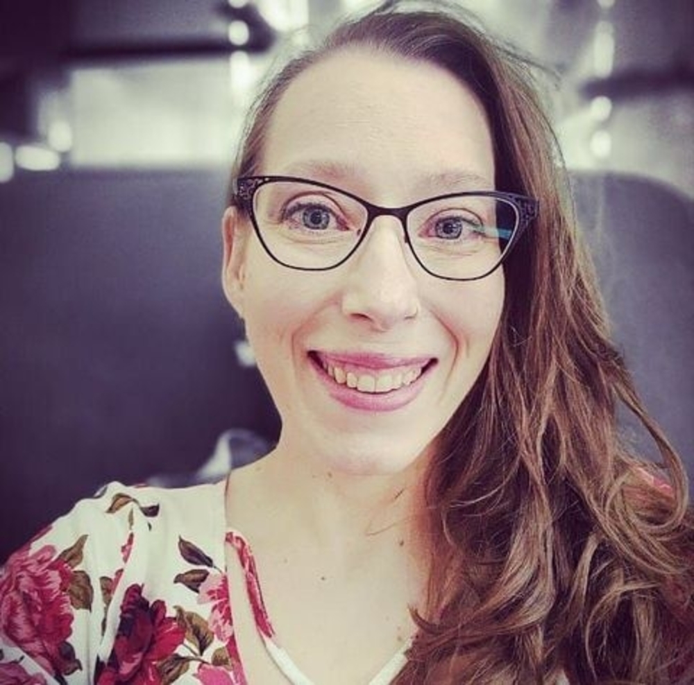 Meet your Posher, Dana